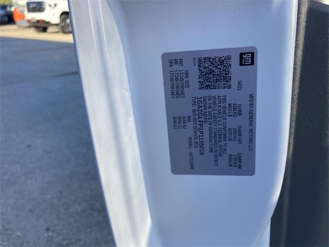 2023 Chevrolet Express Passenger 3500 LS