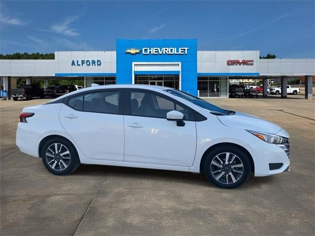 2023 Nissan Versa SV