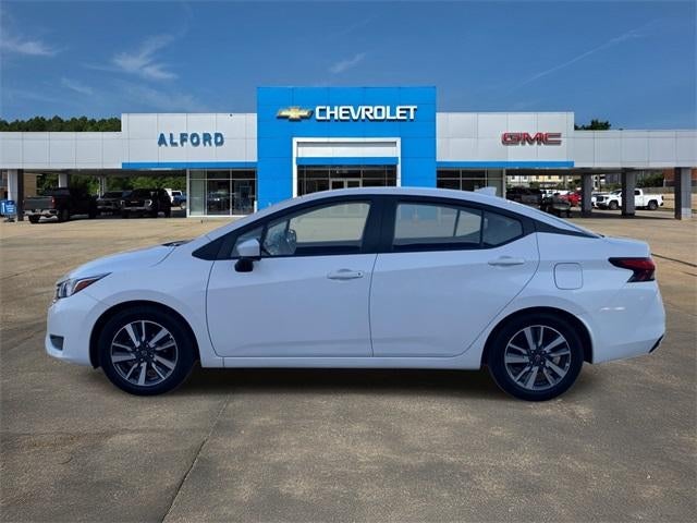 2023 Nissan Versa SV