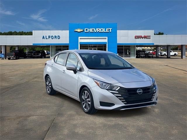 2023 Nissan Versa SV