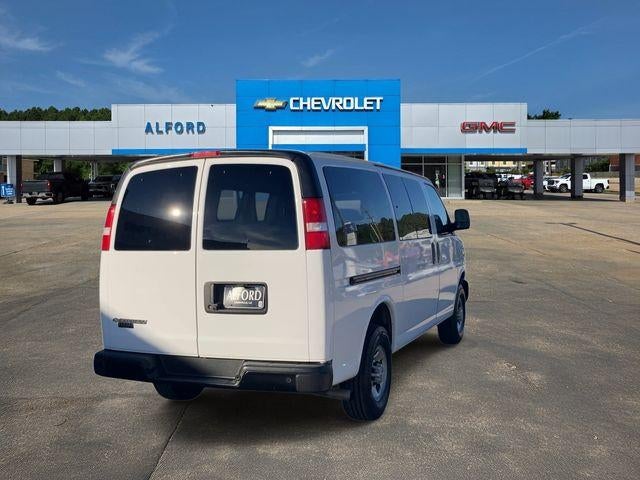 2023 Chevrolet Express Passenger 3500 1LS