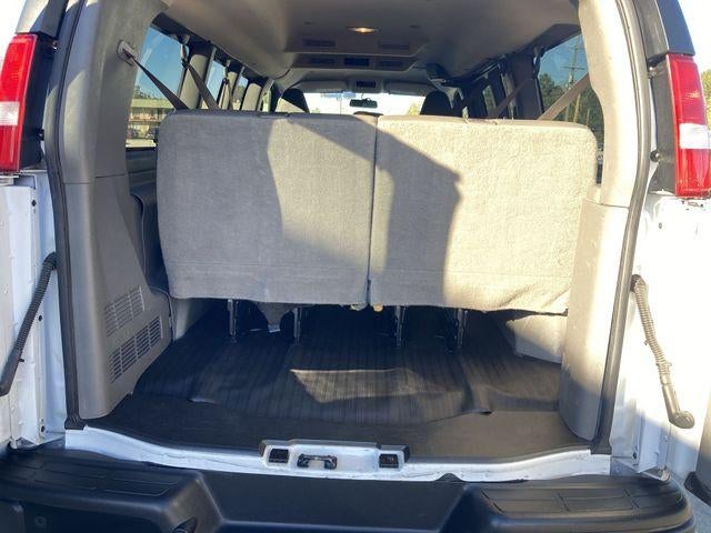 2023 Chevrolet Express Passenger 3500 1LS