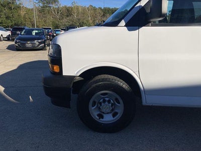 2023 Chevrolet Express Passenger 3500 1LS