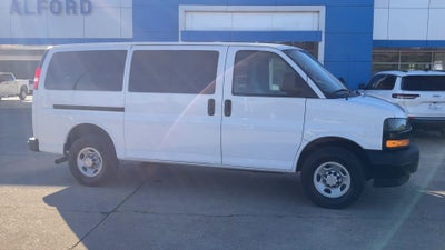 2023 Chevrolet Express Passenger 3500 1LS