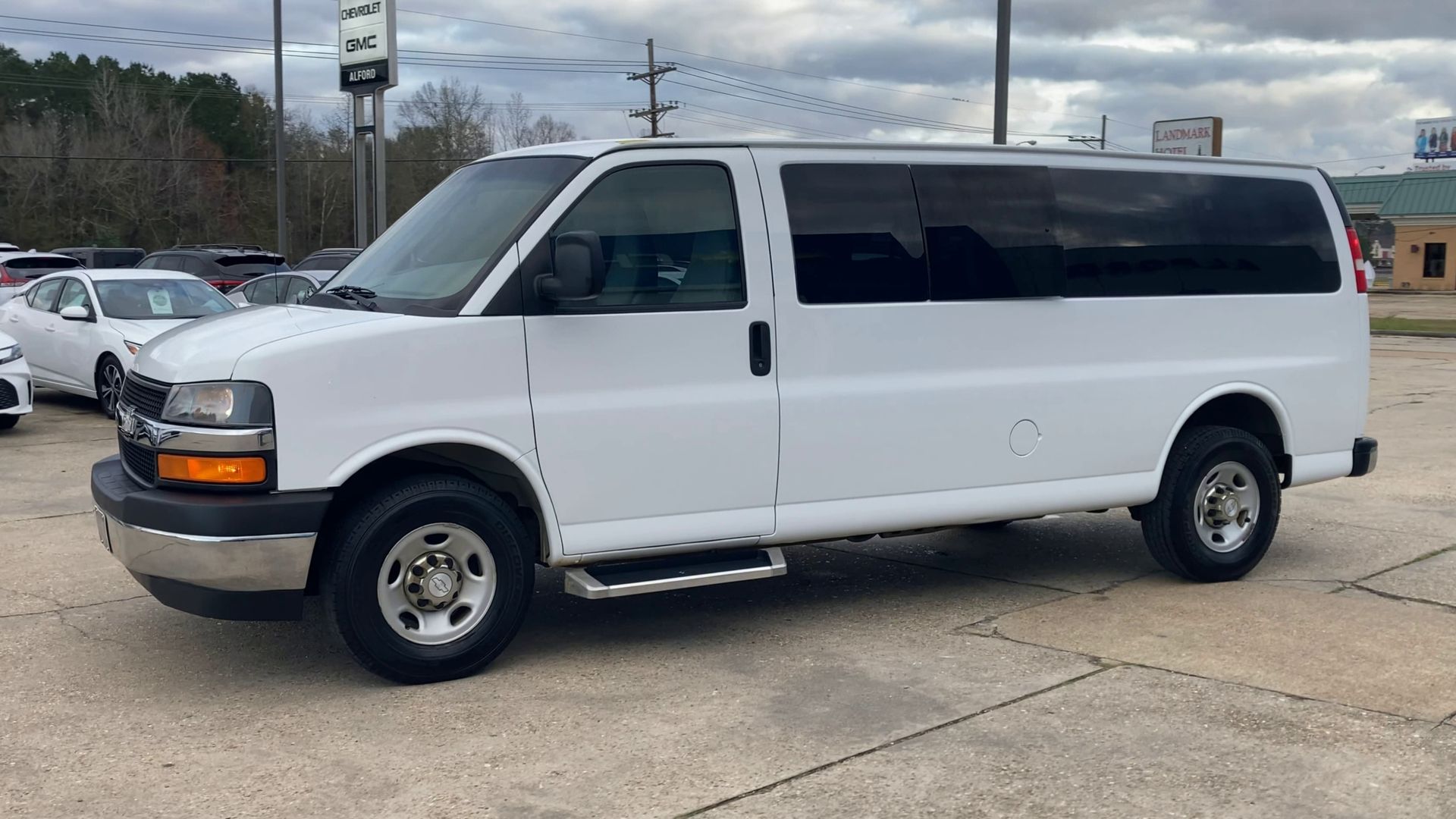 2017 Chevrolet Express Passenger 3500 LT