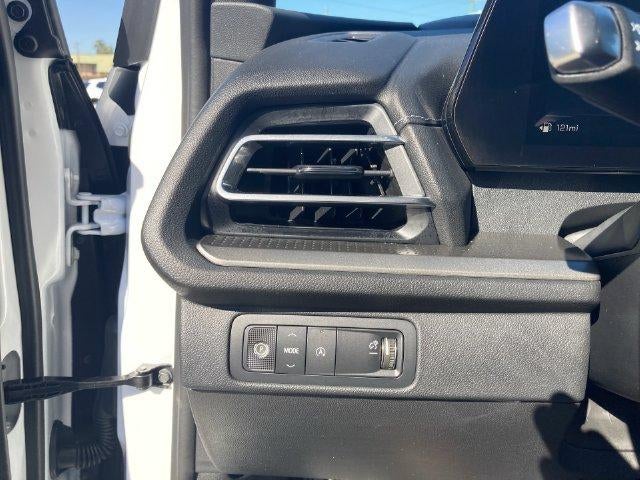 2027 Chevrolet Traverse LT - Photo 18