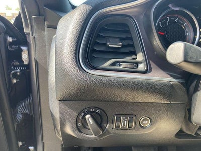 2017 Dodge Challenger SXT