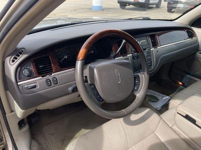 2009 Lincoln Town Car Signature Limited