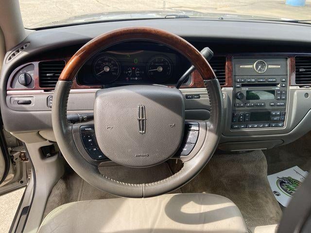 2009 Lincoln Town Car Signature Limited