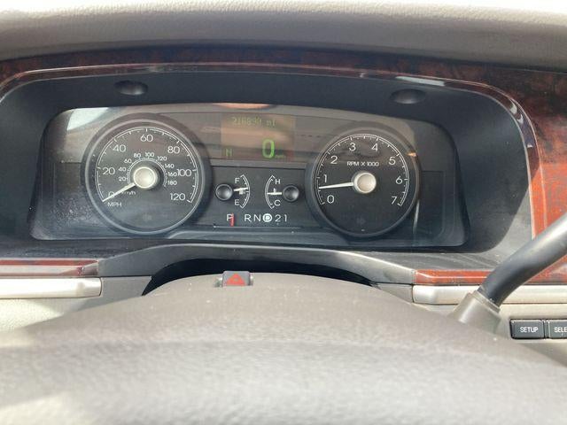 2009 Lincoln Town Car Signature Limited