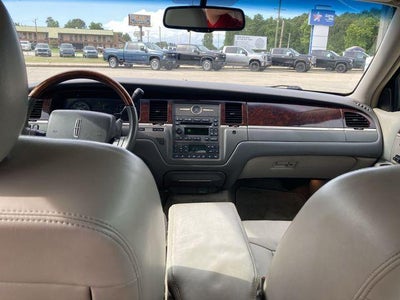 2009 Lincoln Town Car Signature Limited