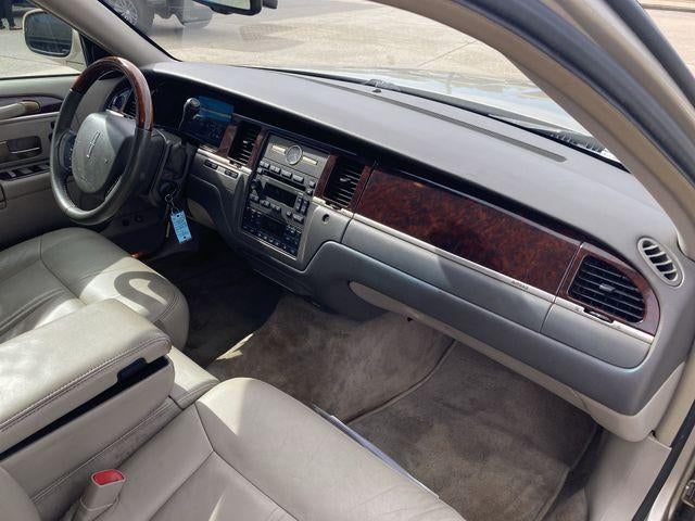 2009 Lincoln Town Car Signature Limited