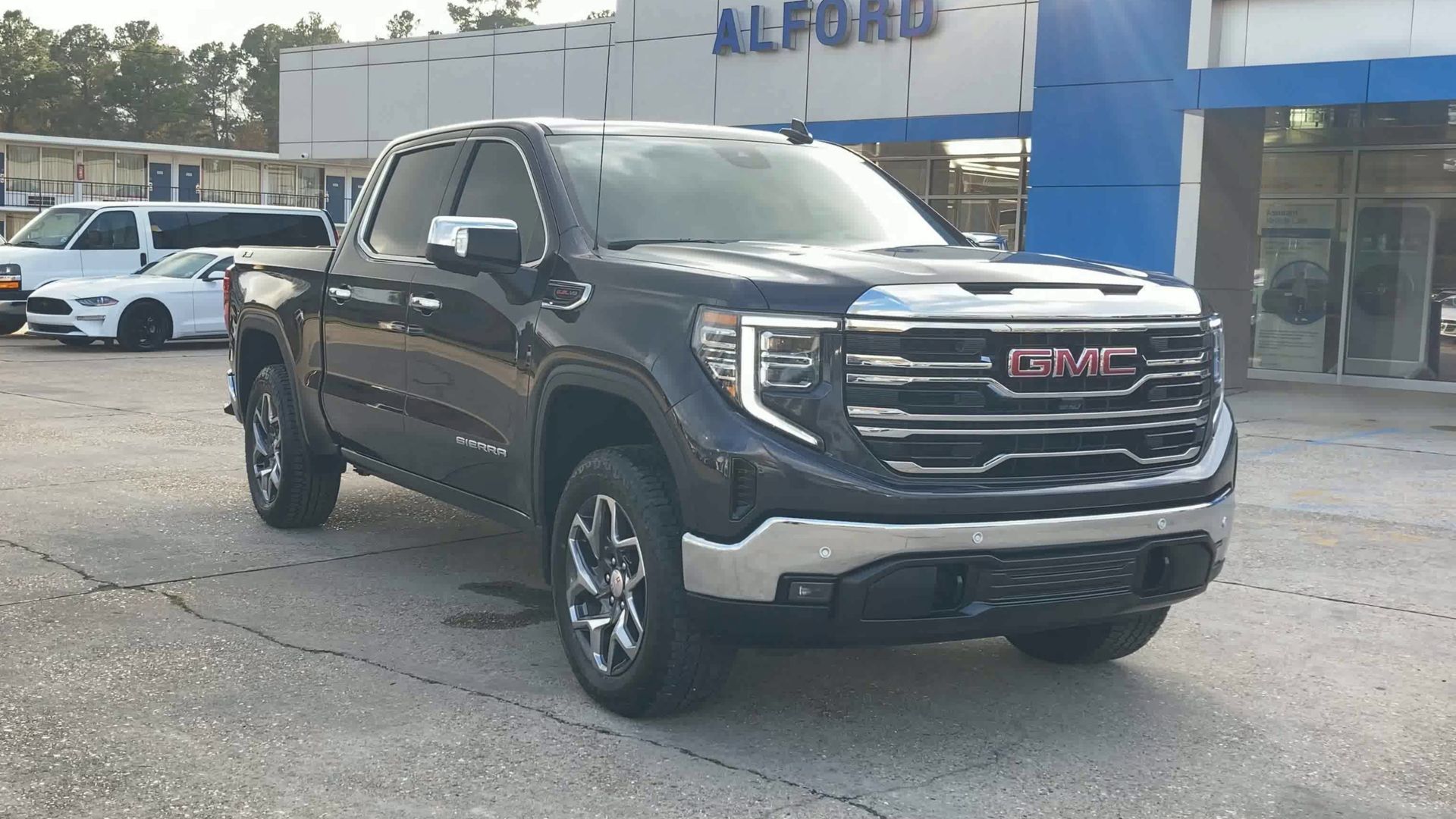 2025 GMC Sierra 1500 SLT