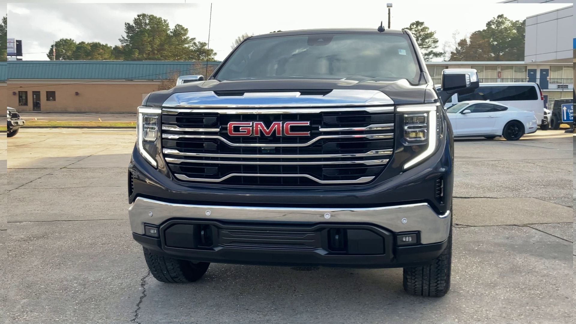 2025 GMC Sierra 1500 SLT