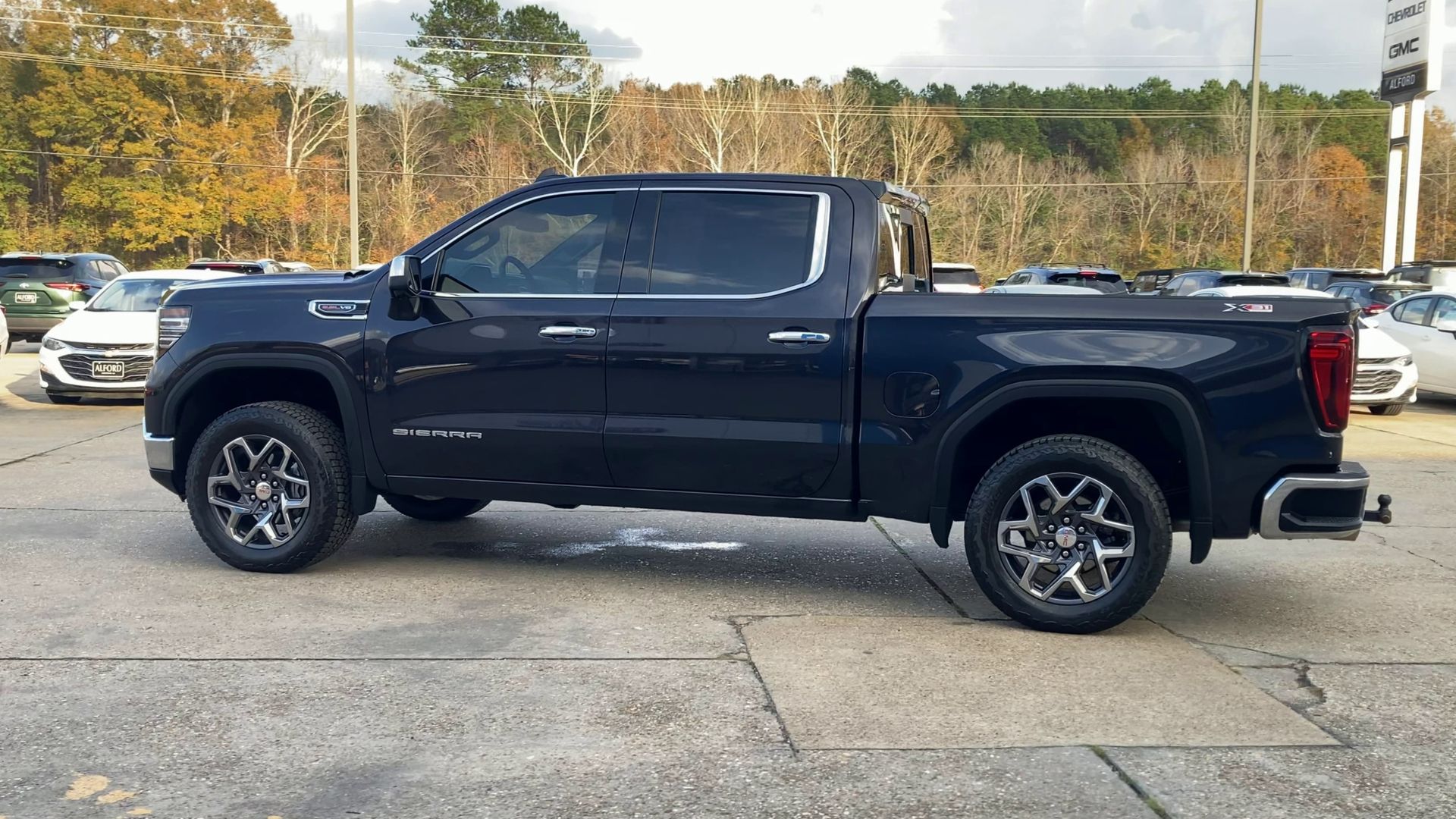 2025 GMC Sierra 1500 SLT