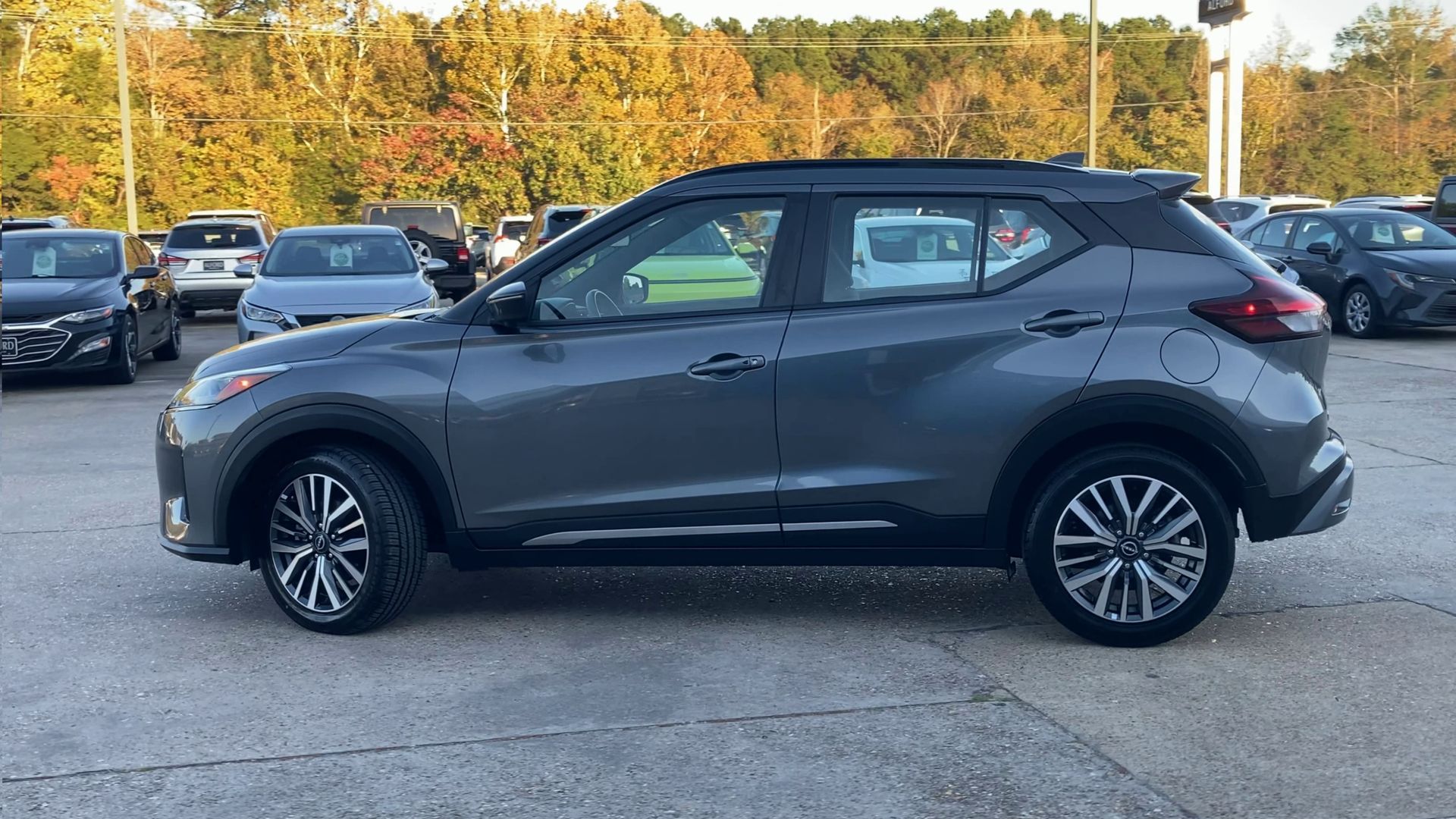 2024 Nissan Kicks SR