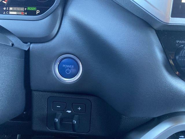 2023 Toyota Sequoia SR5